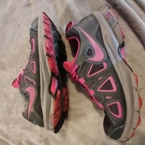 Sz 9 Nike Dk grey & Pink Athletic Tennis Shoes
